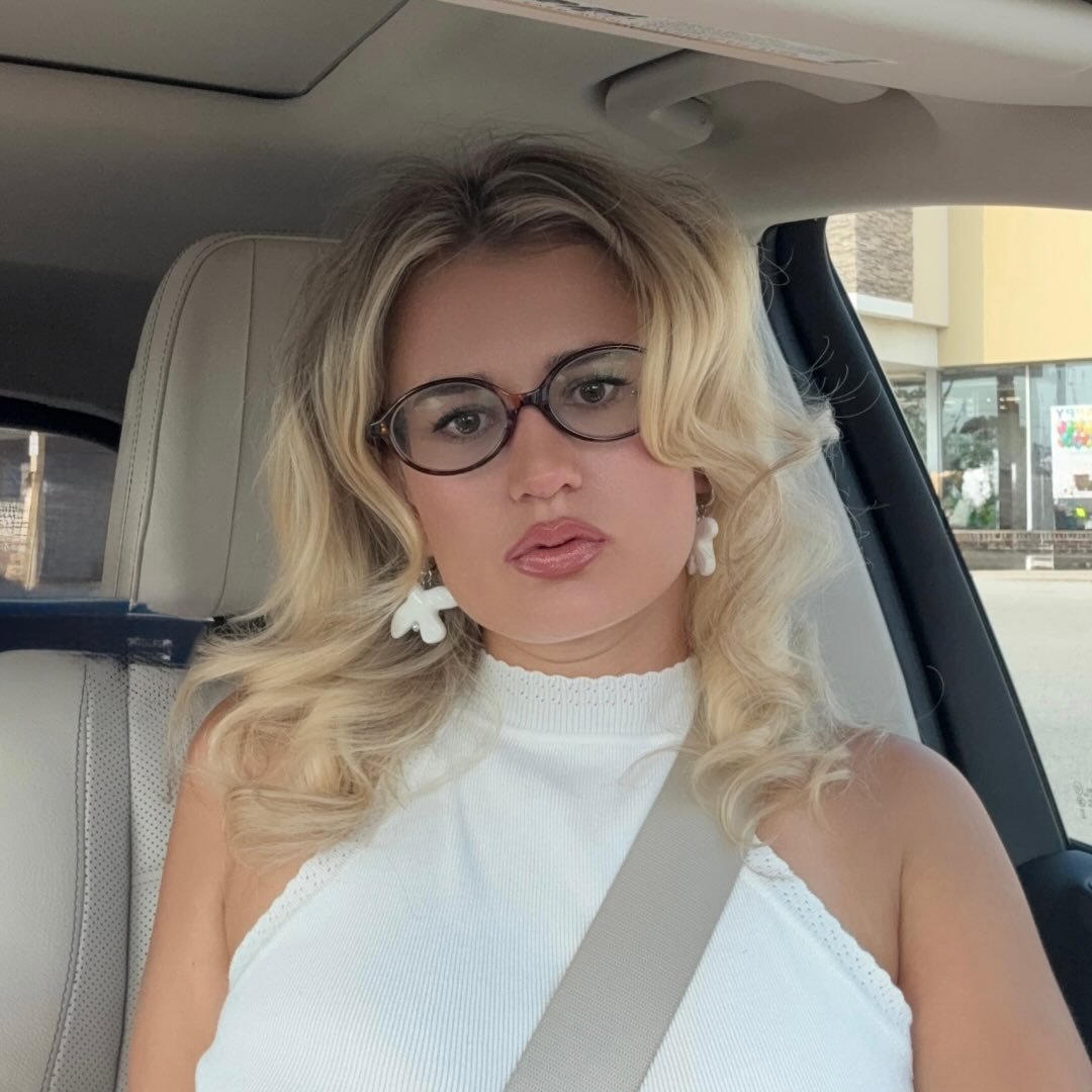 Olya Yablonska - @y_a_b_l_o_n_s_k_a